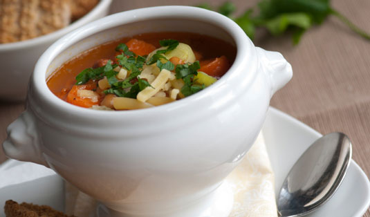 Zweiter Tag Gemüsesuppe mit Brot (Ribollita)