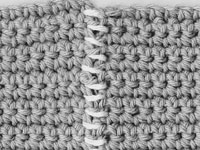 Wie man Häkelnähte mit Whipstitch verbindet