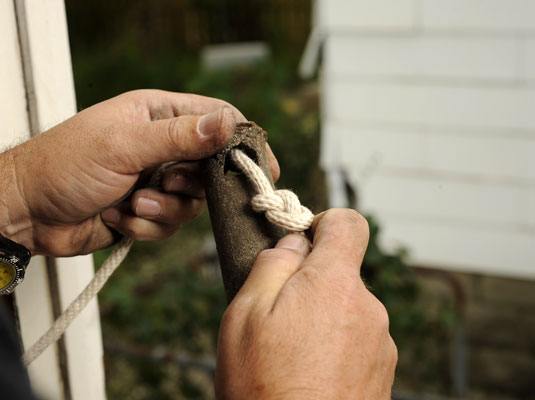 So reparieren oder ersetzen Sie Fensterflügelschnüre