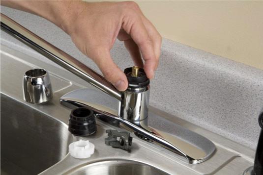 So reparieren Sie einen undichten Wasserhahn: Patronenfiltertyp