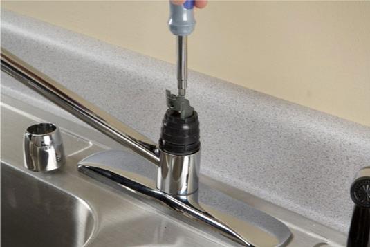 So reparieren Sie einen undichten Wasserhahn: Patronenfiltertyp