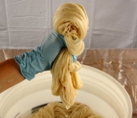 So bereiten Sie Stränge für das Dip-Dyeing-Garn vor
