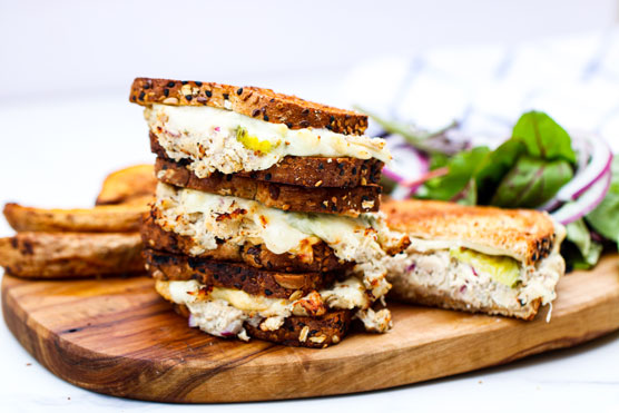 Bereiten Sie mit Ihrer Heißluftfritteuse handgehaltene Sandwiches und Wraps zu Bereiten Sie mit Ihrer Heißluftfritteuse handgehaltene Sandwiches und Wraps zu