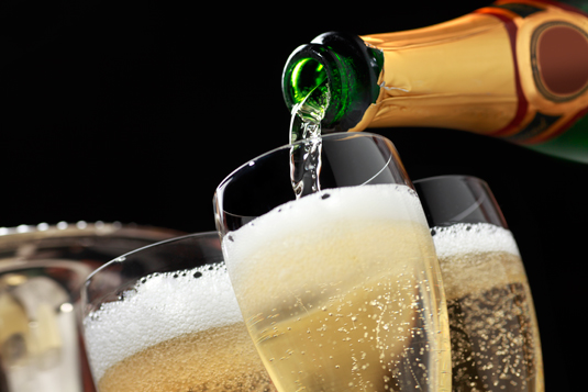 Champagner und Schaumwein kaufen und servieren
