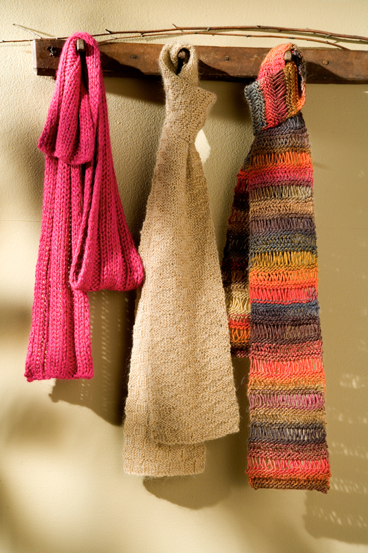 Eine Sammlung von Strickbildern für einen Schal an einem Tag