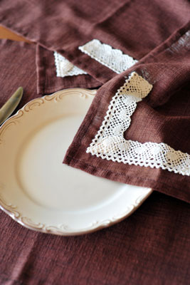 So dekorieren Sie Ihren Thanksgiving-Tisch mit selbstgemachten Tischdecken