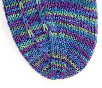 So stricken Sie Socken mit Slip-Stitch Ridges