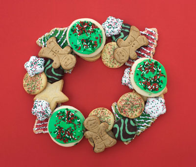 Machen Sie ein Plätzchenkranz-Herzstück für Ihre Weihnachtsfeier