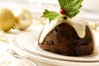 Weihnachtspudding mit Rumcreme