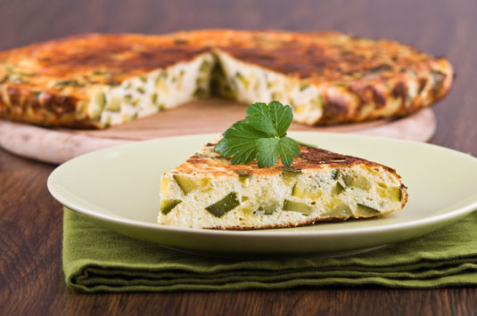 Mediterranes Diät-Rezept: Zucchini-Ziegenkäse-Frittata