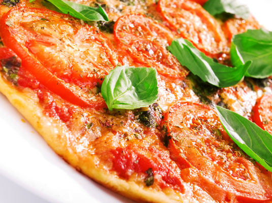 Mediterrane Diätrezepte: Pizzateig und Margherita Pizza