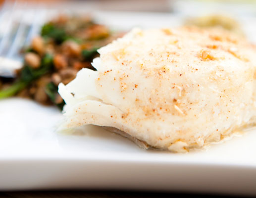 Rezept für Heilbutt mit Tomaten-Avocado-Salsa