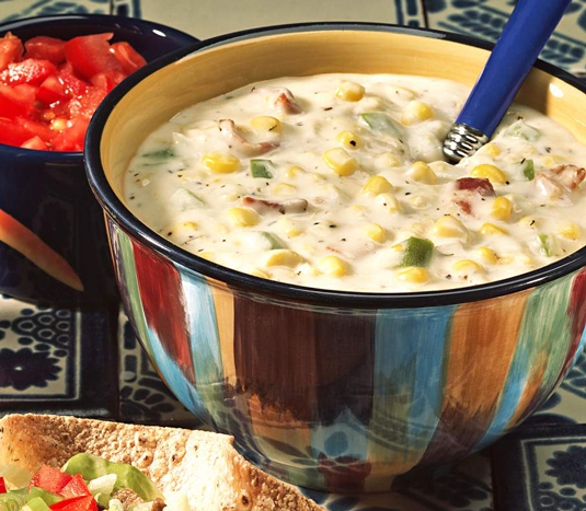 Glutenfreie käsige Maissuppe