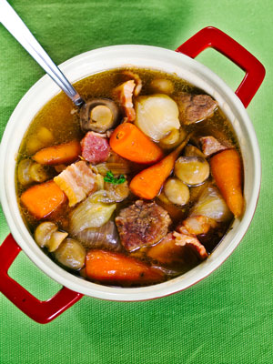 Wie man eine Paleo-Version von Classic Beef Stew macht