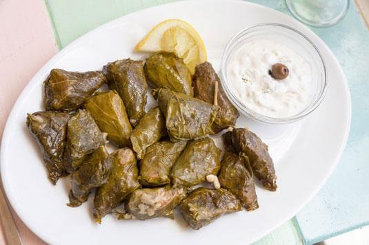 Gefüllte Weinblätter (Dolmades Nistisimi, Dereve Pattoug)
