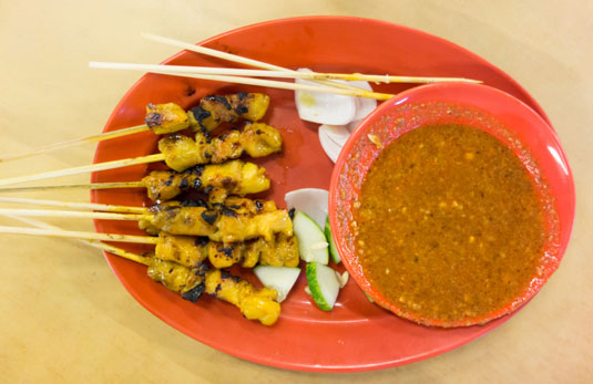 Rezept für indonesisches Beef Saté mit südostasiatischer Erdnusssauce
