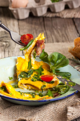 Wie man eine Pizza Frittata macht