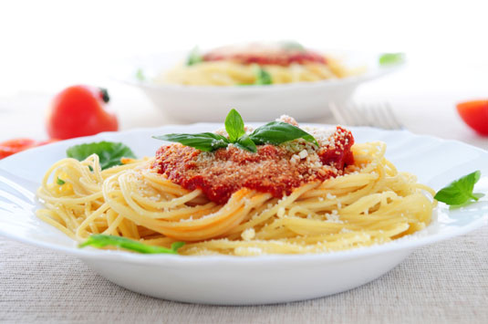 Pasta mit Tomaten-Basilikum-Sauce (Pasta Pomodoro e Basilico)